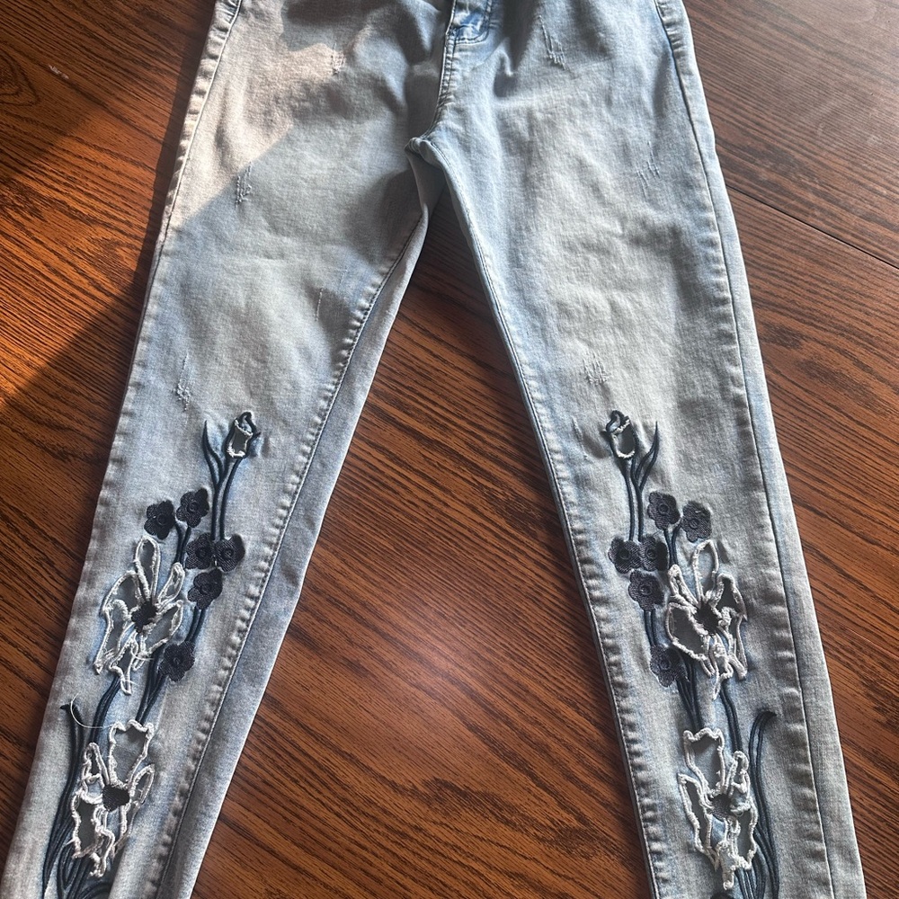 Embroidered Floral Women's Skinny Jeans